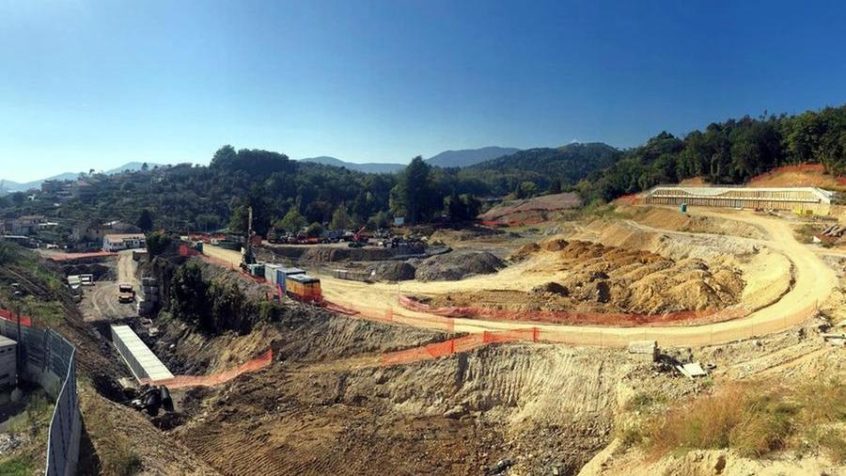 Si sta per concludere il nono anno di governo di centrodestra della Regione Liguria e nel cantiere del nuovo ospedale della Spezia non c’è traccia di lavori in corso.